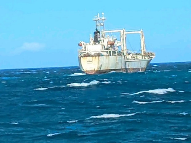 Image à la une de Pollution marine – Le déséchouage du navire Amory entravé par le mauvais temps