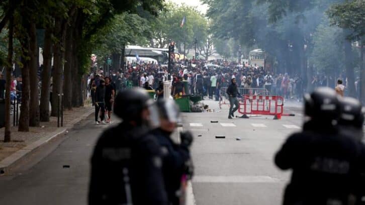 Image à la une de Sacre du PSG à Paris: 79 interpellations dans la nuit de dimanche à lundi