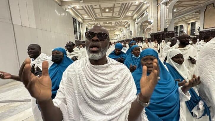 Image à la une de Des fidèles affluent à La Mecque pour le pèlerinage du hajj, en pleine chaleur