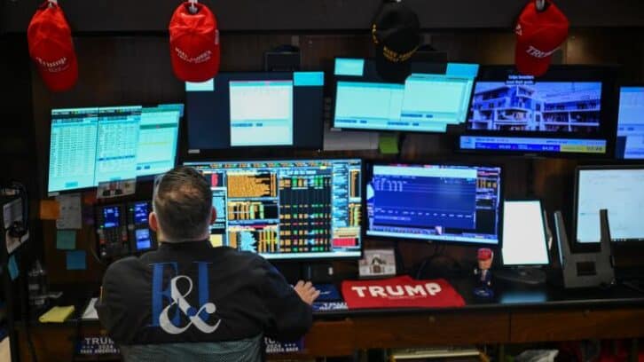Image à la une de Wall Street recule, plombée par le regain des tensions commerciales sino-américaines