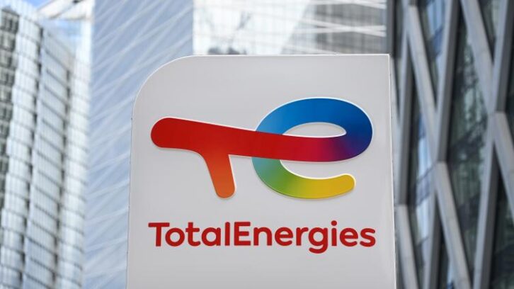 Image à la une de TotalEnergies au tribunal pour des accusations de greenwashing, une première en France
