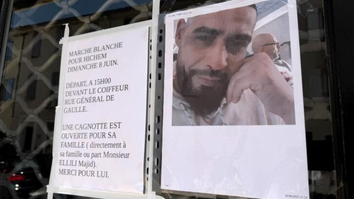 Image à la une de Le suspect du meurtre d’Hichem Miraoui présenté à un juge antiterroriste