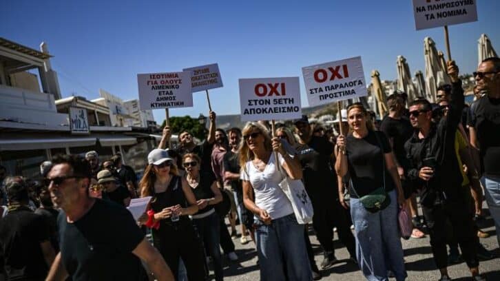 Image à la une de Grèce: grève inédite des tavernes du port touristique de Paros
