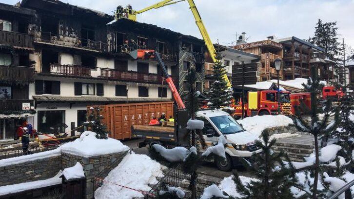 Image à la une de Incendie mortel dans une résidence de Courchevel: le propriétaire nie être “un voyou”