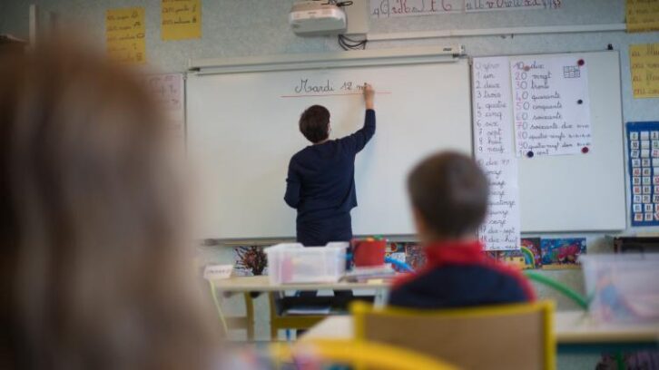 Image à la une de Les nouveaux agents de l’Etat sont plus âgés et contractuels, selon la Cour des comptes