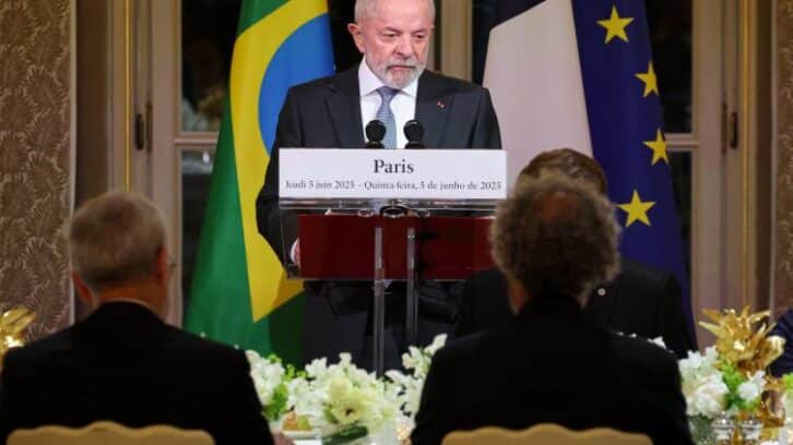 Image à la une de Lula reçoit une prestigieuse distinction d’une université française