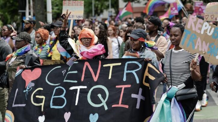 Image à la une de En Seine-Saint-Denis, des milliers de manifestants à la “marche des fiertés des banlieues”