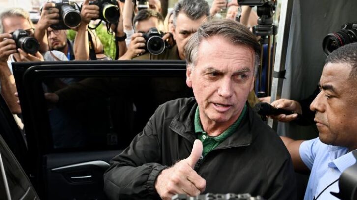 Image à la une de Bolsonaro à la barre, accusé de tentative de coup d’État