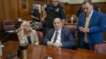 Image à la une de Harvey Weinstein de nouveau coupable d’agression sexuelle, verdict partagé à New York