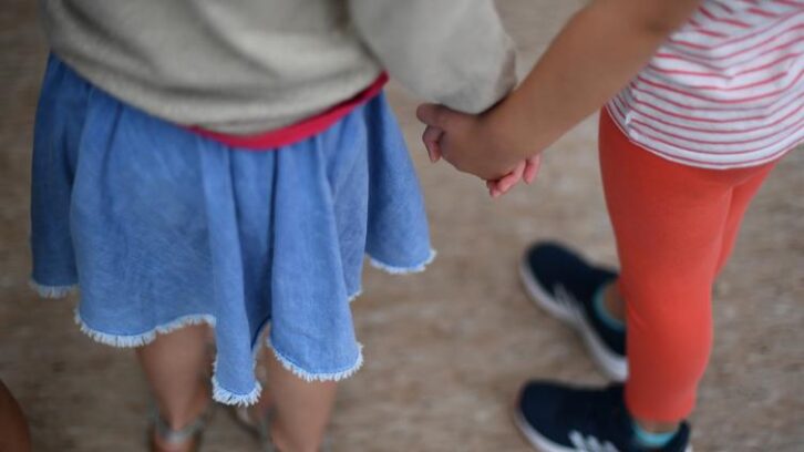 Image à la une de Le complément de libre choix du mode de garde étendu “à 12 ans” pour les familles monoparentales