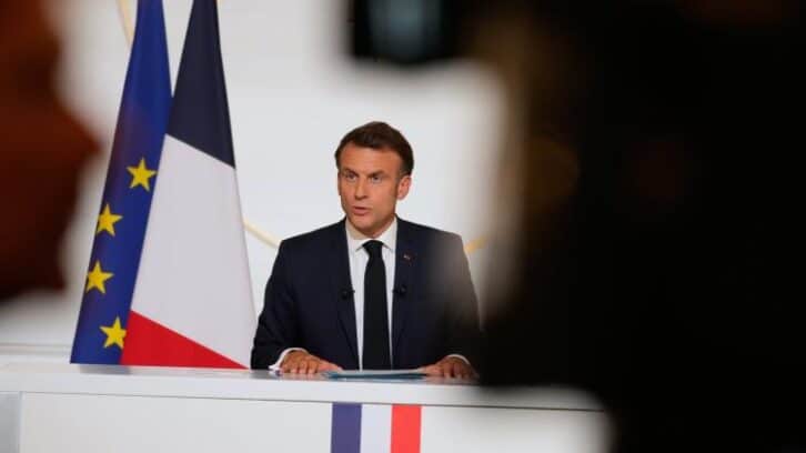 Image à la une de Macron défend “le droit d’Israël à se protéger” mais doit reporter sa conférence sur l’Etat palestinien