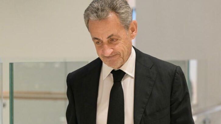 Image à la une de Légion d’honneur: Sarkozy “prend acte”, rappelle que la CEDH doit encore examiner son recours