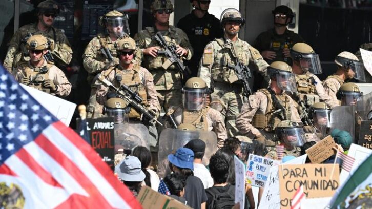 Image à la une de La bataille judiciaire autour du déploiement par Trump de la Garde nationale en Californie se poursuit