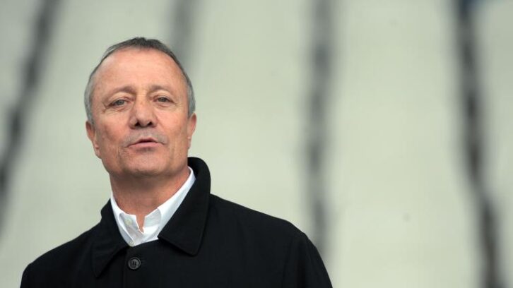 Image à la une de Bernard Lacombe, “renard des surfaces” et figure du foot français