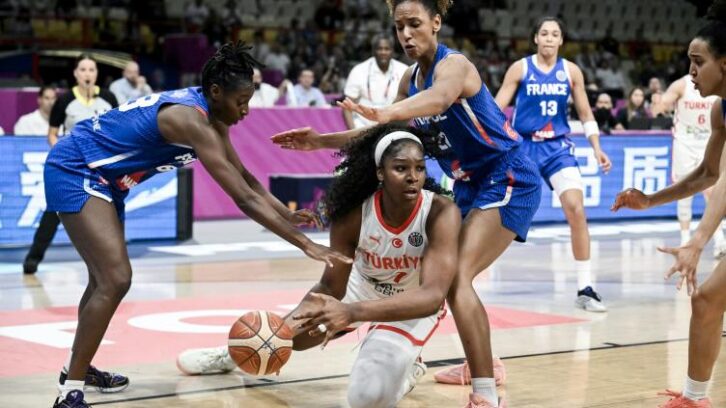 Image à la une de Basket/Euro: pour leurs débuts, les Bleues ont eu chaud face aux Turques