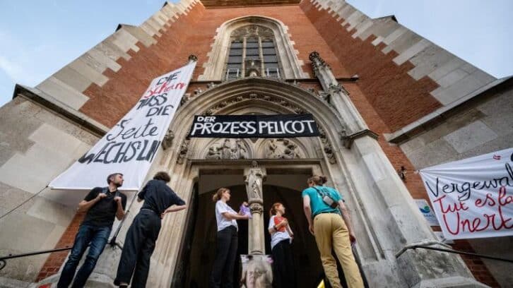 Image à la une de “Hommage à une icône”: le procès Pelicot sur scène à Vienne, avant Avignon