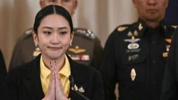 Image à la une de Thaïlande: la Première ministre en opération rabibochage avec l’armée