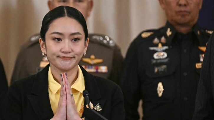 Image à la une de Thaïlande: la Première ministre en opération rabibochage avec l’armée