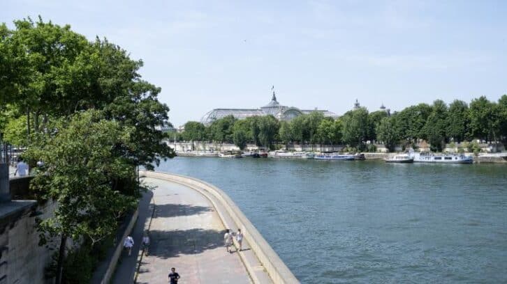Image à la une de Face aux canicules, comment l’eau froide de la Seine rafraîchit Paris