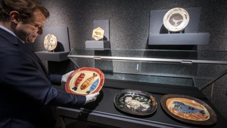 Image à la une de Sept assiettes et plats uniques et inédits de Picasso vendus pour près de 290.000 euros à Genève