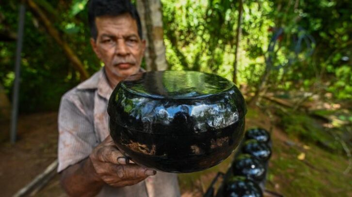 Image à la une de Sri Lanka: des bols à aumônes bon marché bouleversent la vie des moines et des artisans
