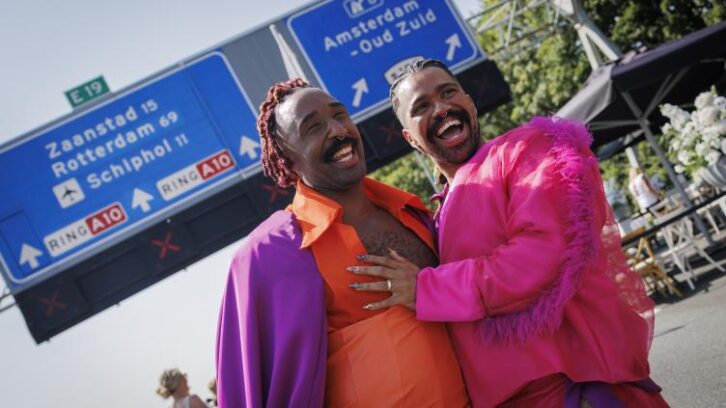Image à la une de Mariages sur l’autoroute pour l’anniversaire d’Amsterdam