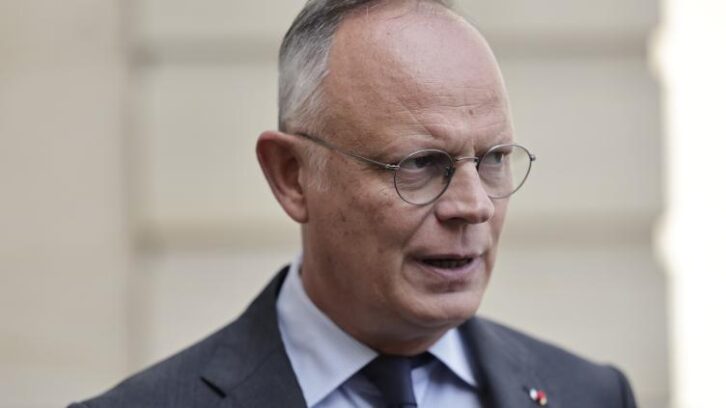 Image à la une de Une lanceuse d’alerte, qui accuse Edouard Philippe de détournement de fonds publics, saisit un juge d’instruction