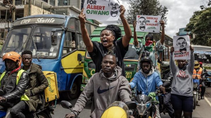Image à la une de Kenya: trois policiers poursuivis pour meurtre après la mort d’un homme en cellule