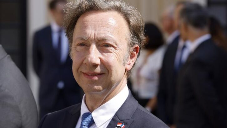 Image à la une de Stéphane Bern va se lancer sur YouTube avec Gaspard G