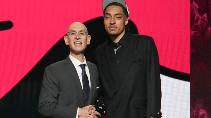 Image à la une de Draft NBA: Dallas choisit Cooper Flagg comme N.1, le Français Essengue à Chicago
