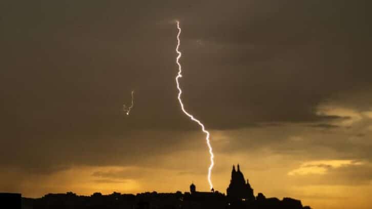 Image à la une de Orages: deux morts et 17 blessés, selon la Sécurité civile