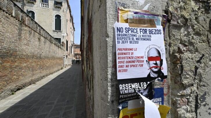 Image à la une de A Venise, ces yachts ancrés face aux quartiers populaires pour le mariage de Jeff Bezos