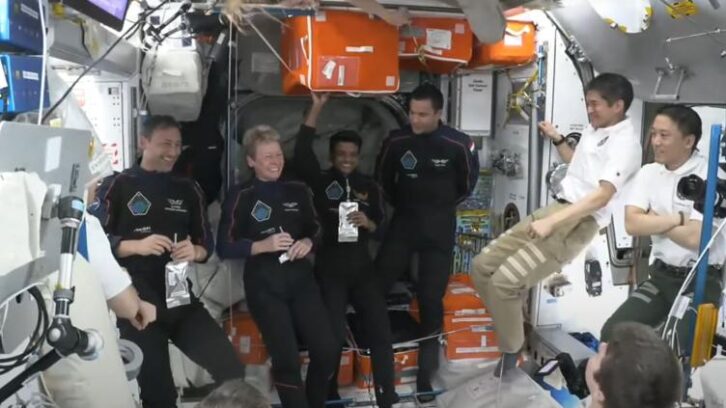Image à la une de La capsule Crew Dragon transportant le premier Indien vers l’ISS s’arrime à la station spatiale