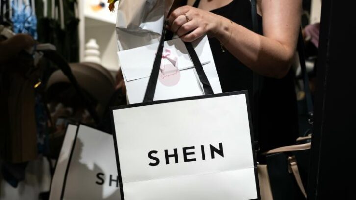 Image à la une de “Une question de budget”: à Dijon, une boutique Shein attire la foule et les critiques