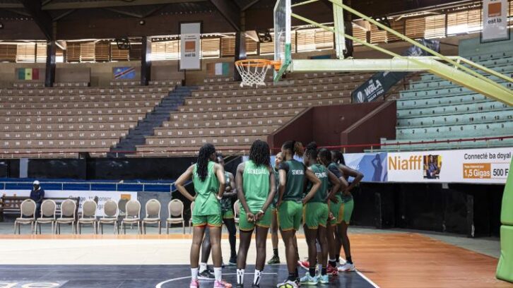 Image à la une de Faute de visas américains, les basketteuses sénégalaises s’entraînent à domicile