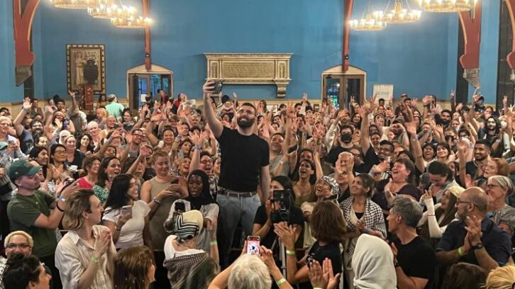 Image à la une de Aux Etats-Unis, la star palestinienne d’Instagram Motaz Azaiza a le spleen de Gaza