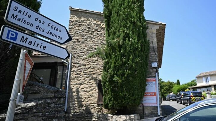 Image à la une de Fusillade mortelle à un mariage dans le Luberon: deux hommes mis en examen et écroués