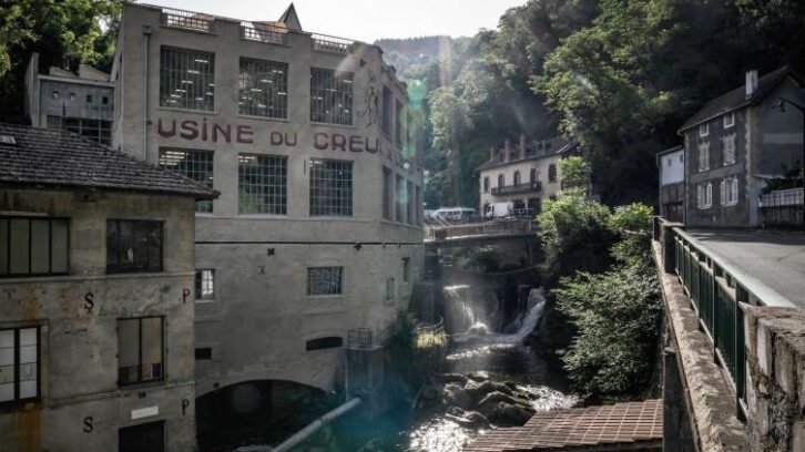 Image à la une de A Thiers, un centre d’art contemporain redonne vie aux usines abandonnées