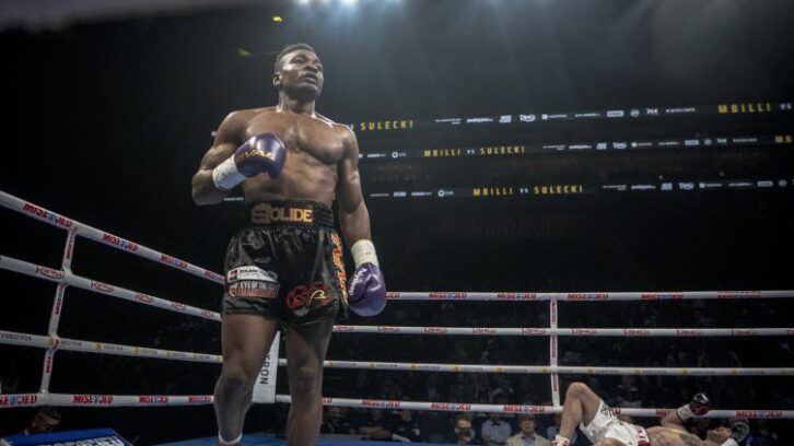 Image à la une de Boxe: Mbilli éteint Sulecki dès le premier round, attend toujours Canelo