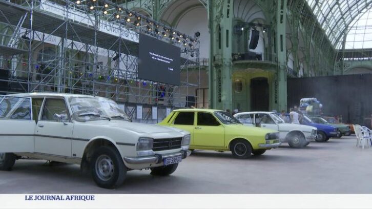 Image à la une de France :  les voitures du “retour au bled” à l’honneur à Paris