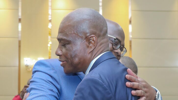Image à la une de RDC : entre Félix Tshisekedi et Martin Fayulu, l’improbable rapprochement