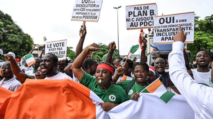 Image à la une de Présidentielle en Côte d’Ivoire : la France, l’autre bataille des urnes