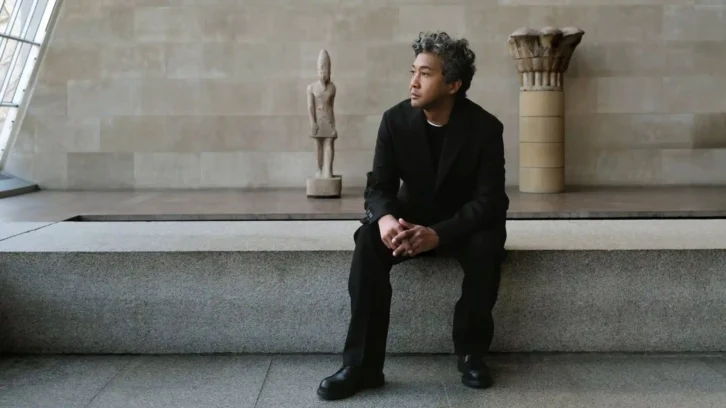 Image à la une de ART VISUEL – Joël Andrianomearisoa estime que “tout reste à faire” malgré la “très belle étape” de son entrée au Metropolitan Museum of Art