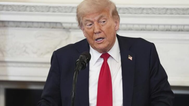 Image à la une de Donald Trump taxe les transferts d’argent : les pays africains pénalisés ?
