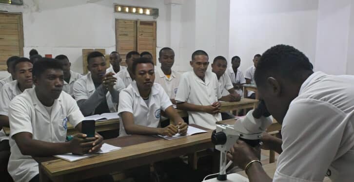 Image à la une de ENSEIG NEMENT SUPÉRIEUR – La formation d’enseignants s’étend à travers Madagascar