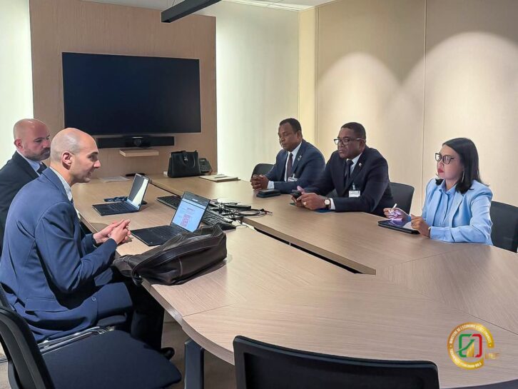 Image à la une de LUTTE CONTRE L’ÉVASION FISCALE – Madagascar franchit un grand pas dans les échanges de renseignements fiscaux, en déposant ses instruments de ratification du MAAC