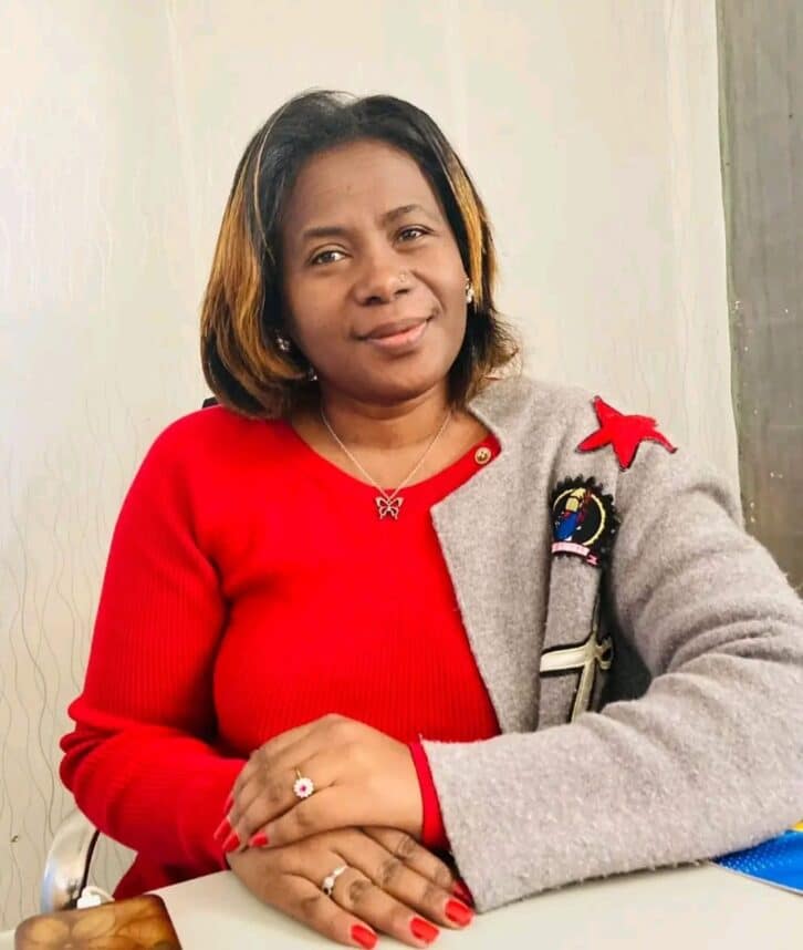 Image à la une de LITTÉRATURE –  Viviane Rahariniaina évoque la résilience dans son ouvrage
