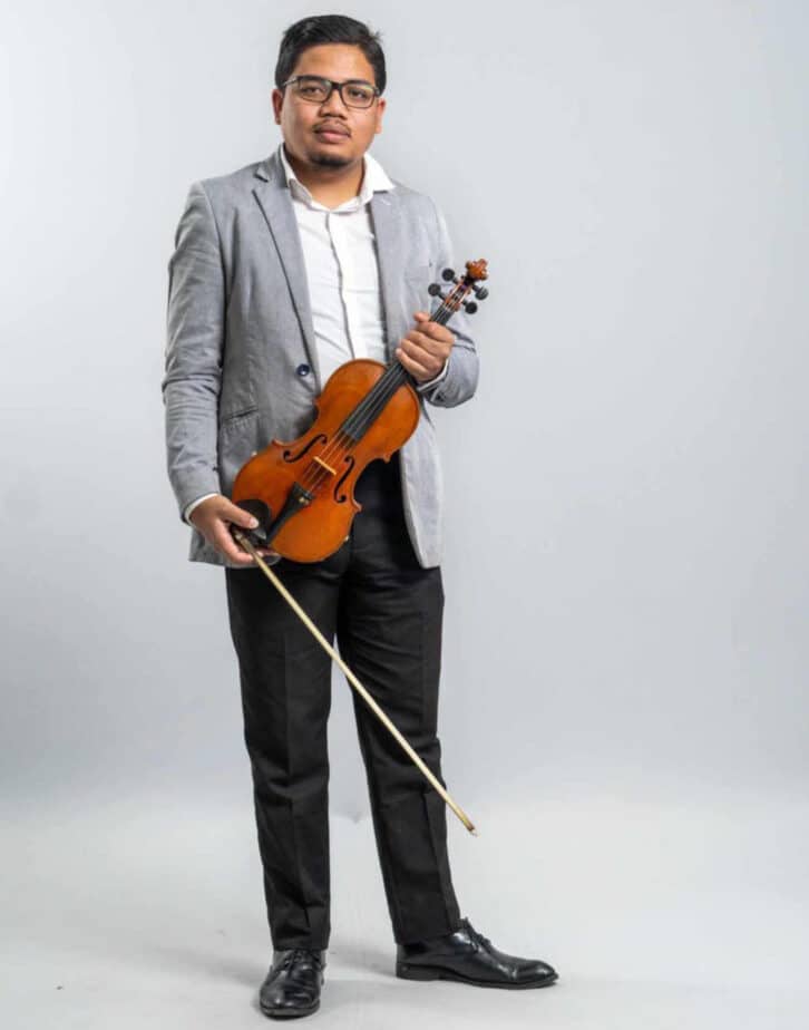Image à la une de PORTRAIT – Hardy Andriamihaja incarne l’âme du violon