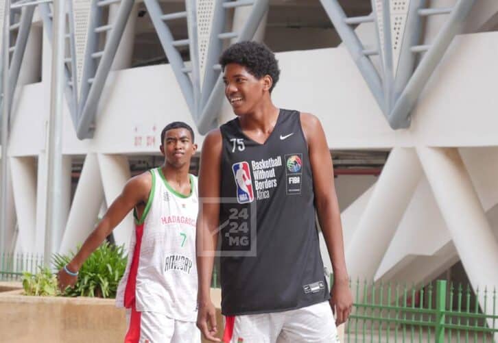 Image à la une de BASKETBALL – Lovasoa Andriatsarafara avec le groupe à Valence pour la préparation à l’Afrobasket