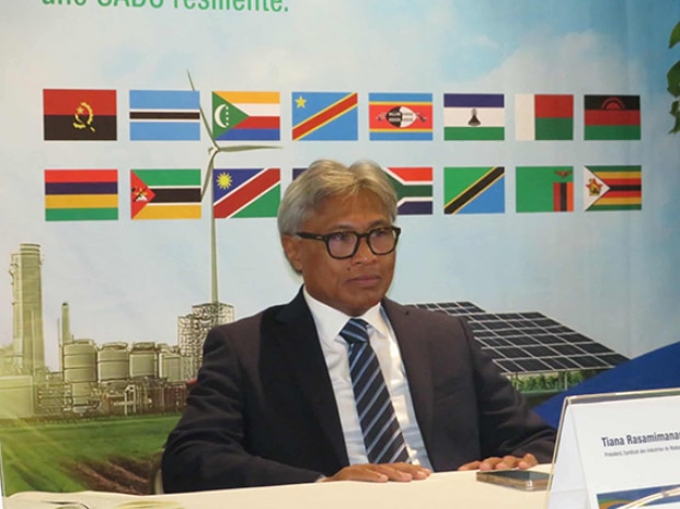 Image à la une de Tiana Rasamimanana, président du SIM  – « Il faut en finir avec l’exportation de matières brutes et miser sur la transformation locale »